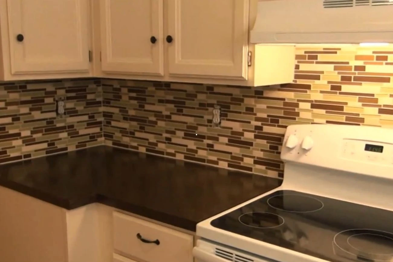 professional-glass-tile-backsplash-installation-services-in-lexington